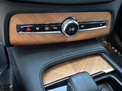 2025 Volvo XC90 B6 Plus 7-Seater