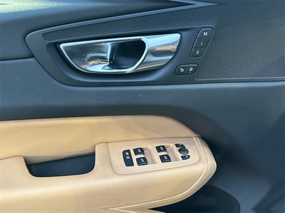 2020 Volvo XC60 T5 Momentum