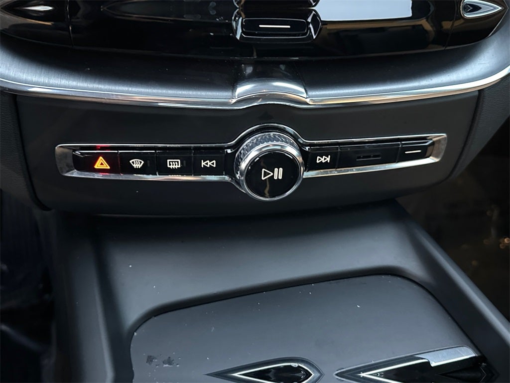 2020 Volvo XC60 T5 Momentum