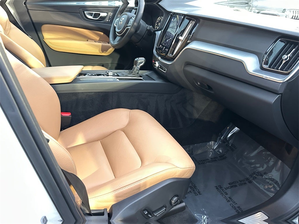 2020 Volvo XC60 T5 Momentum