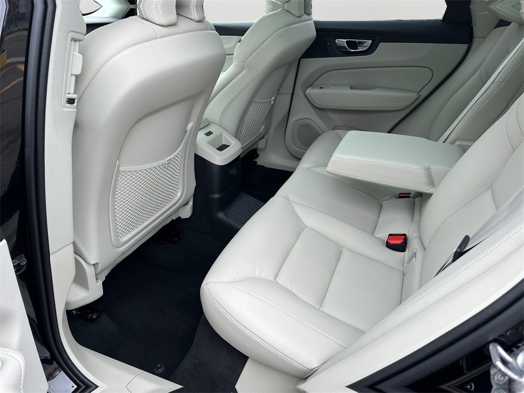 2025 Volvo XC60 Plug-In Hybrid T8 Plus