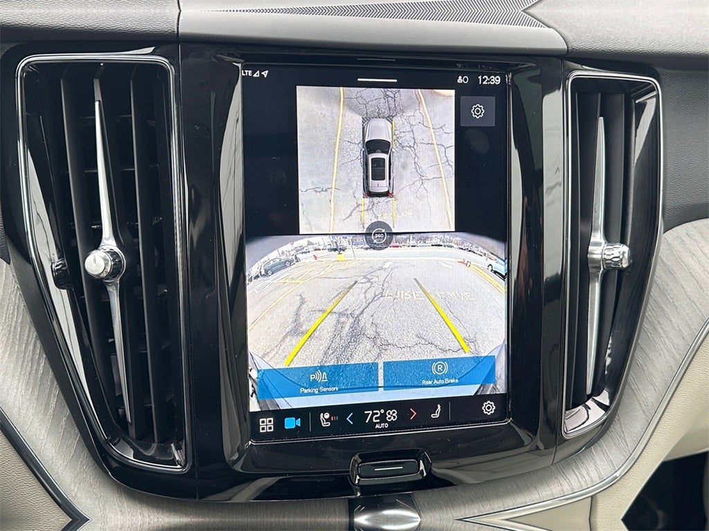 2025 Volvo XC60 Plug-In Hybrid T8 Plus