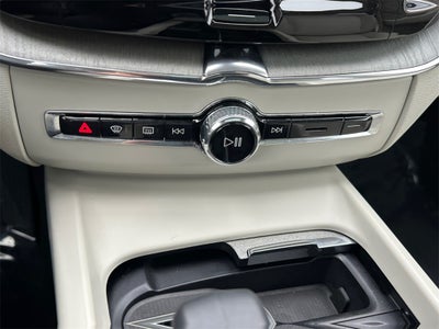 2025 Volvo XC60 Plug-In Hybrid T8 Plus