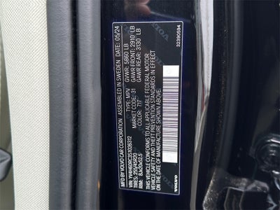 2025 Volvo XC60 Plug-In Hybrid T8 Plus