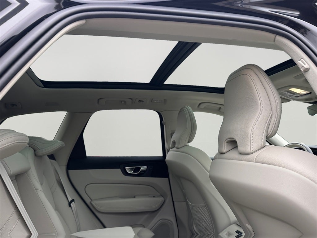 2025 Volvo XC60 Plug-In Hybrid T8 Plus