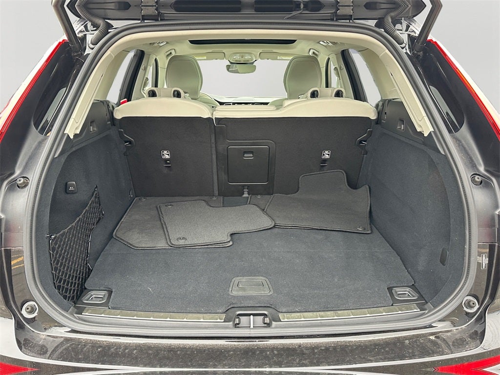 2025 Volvo XC60 Plug-In Hybrid T8 Plus