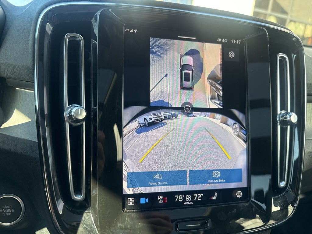 2025 Volvo XC40 B5 Plus Bright Theme